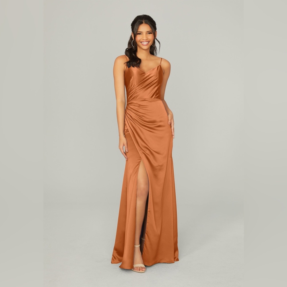 Formal gown/ formal dress / bridal